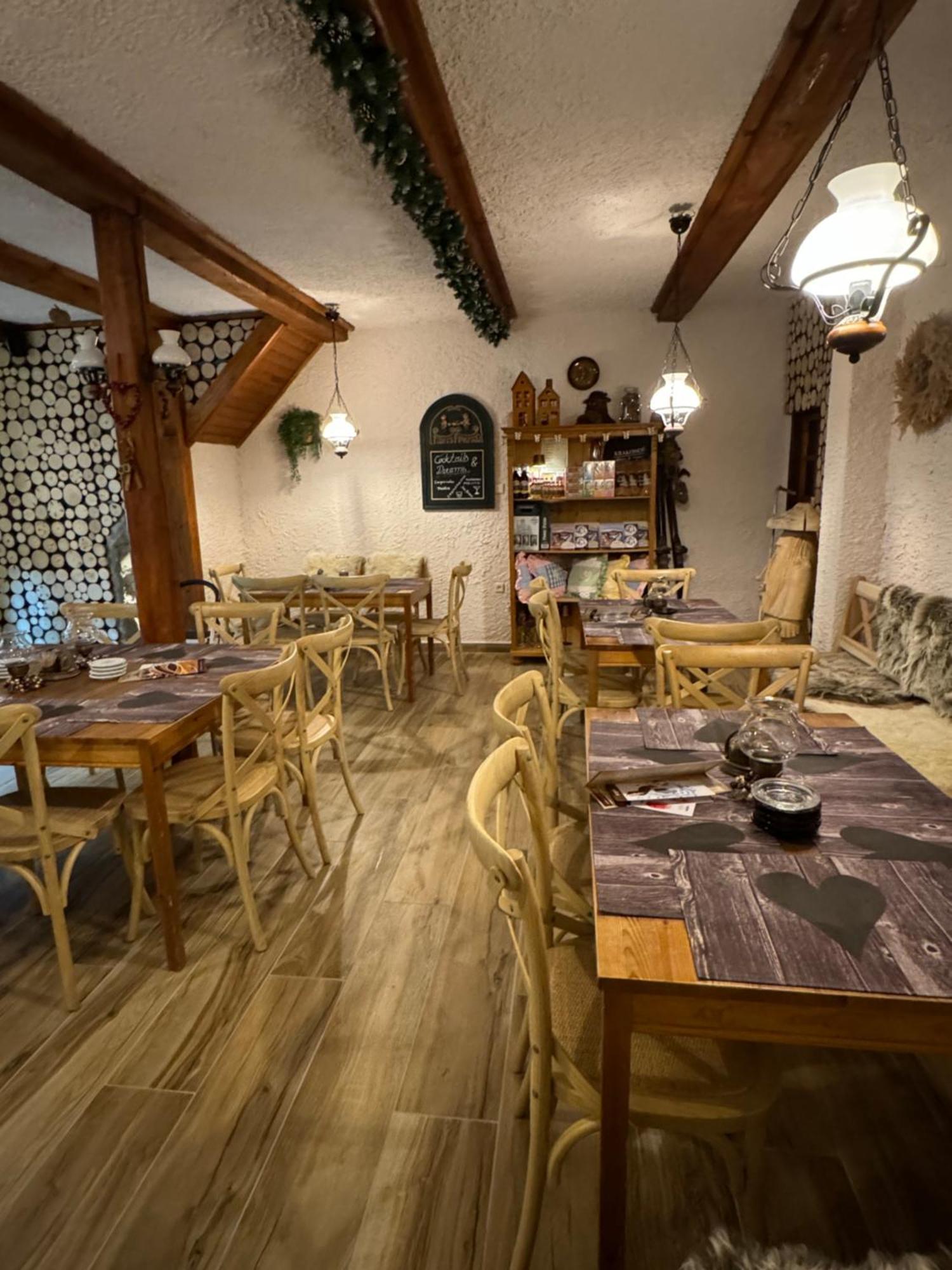 Pension & Restaurant Krakonos Harrachov Exteriör bild